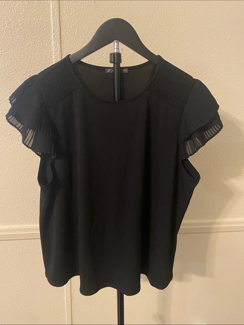 Adrianna Papell Black Pleated Flutter Sleeve Top